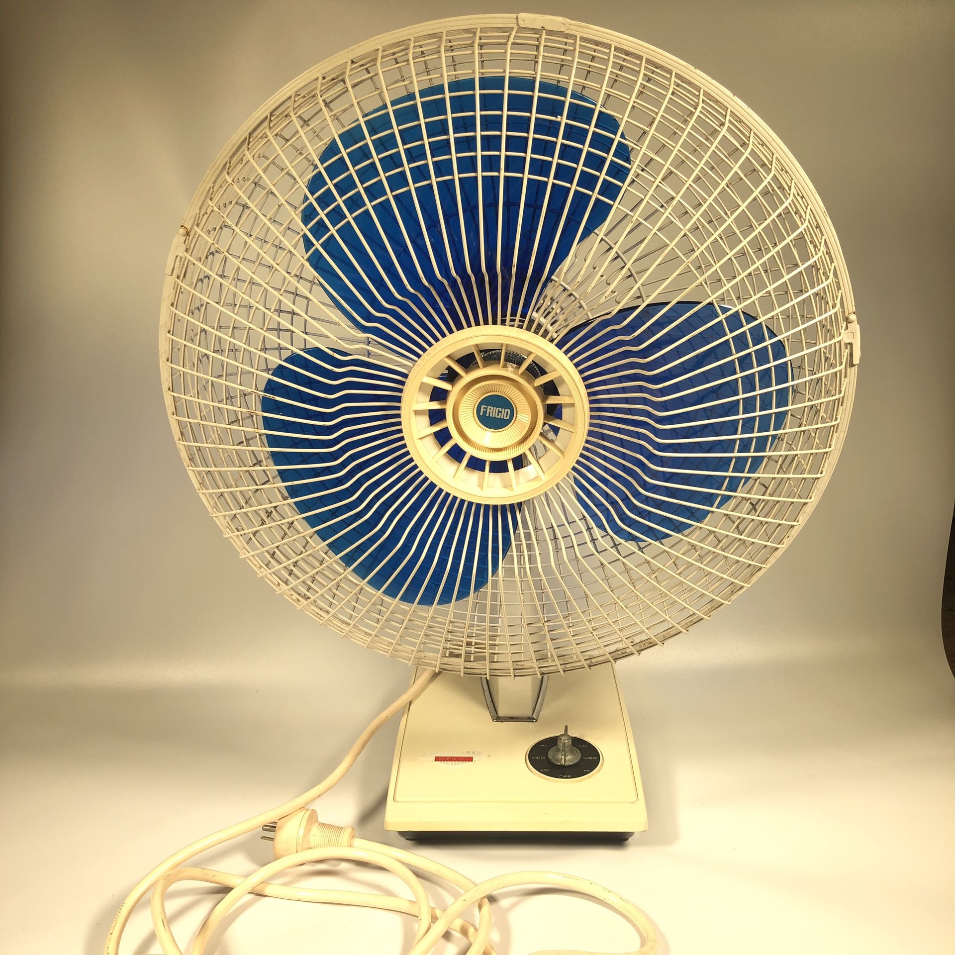 Vintage frigid fan gto-16-sft 19 inch diameter 25 inch tall metal 3 speed