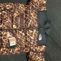 1996 Retro Nuptse Jacket Coal/brown Print