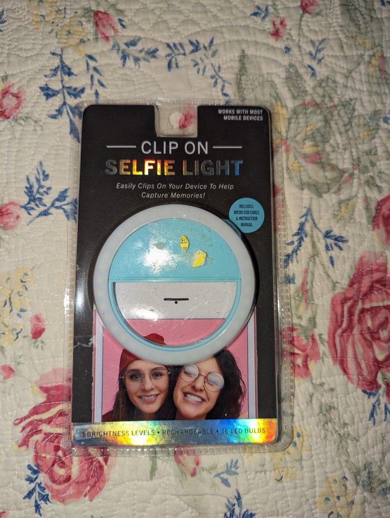 NEW Clip On Selfie Light, Rechargeable