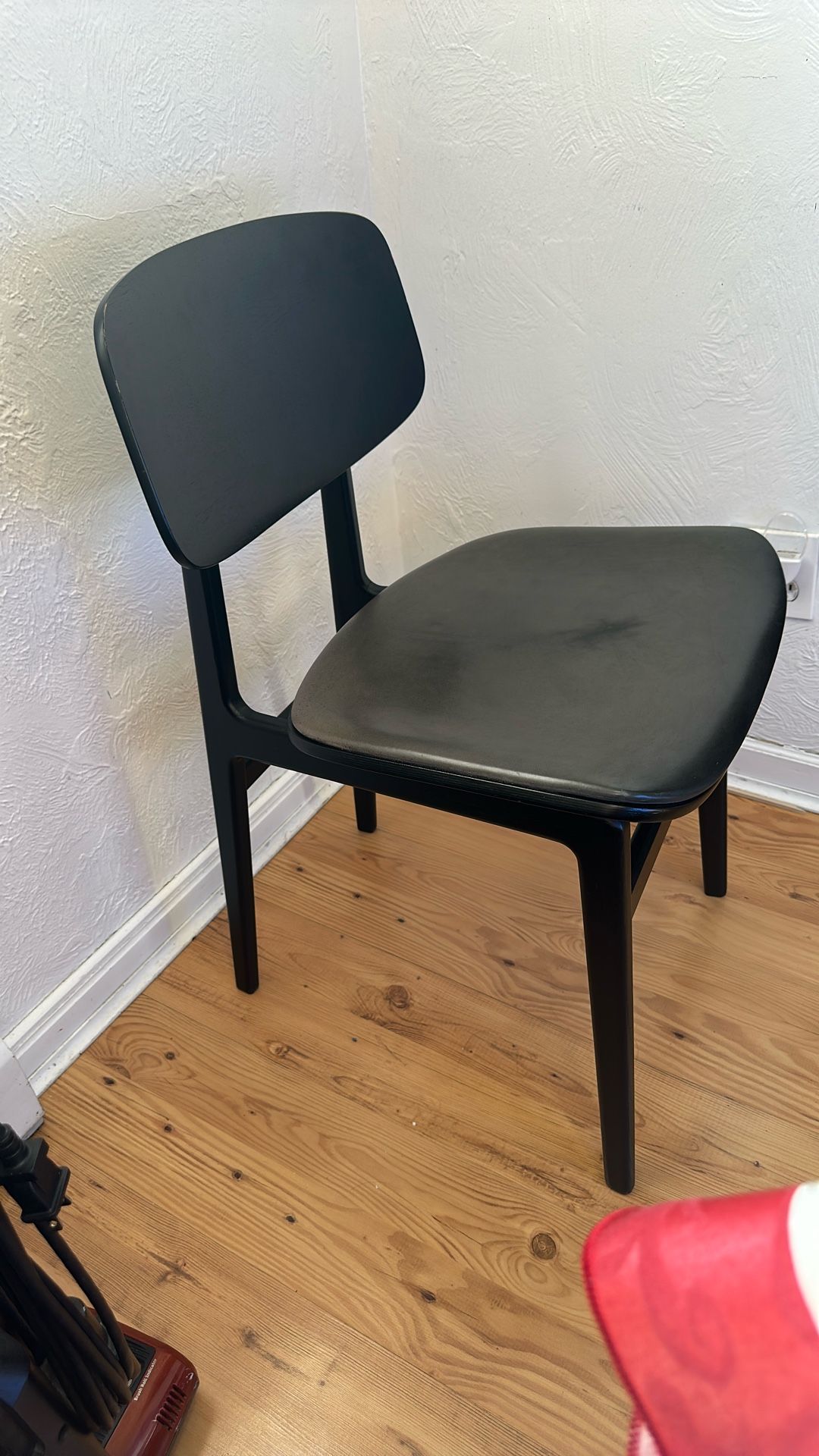 NORR11 Chairs I Have (2) Of Them Slightly Used 100 For Both O. B. O 