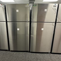 New Frigidaire Top Freezer 