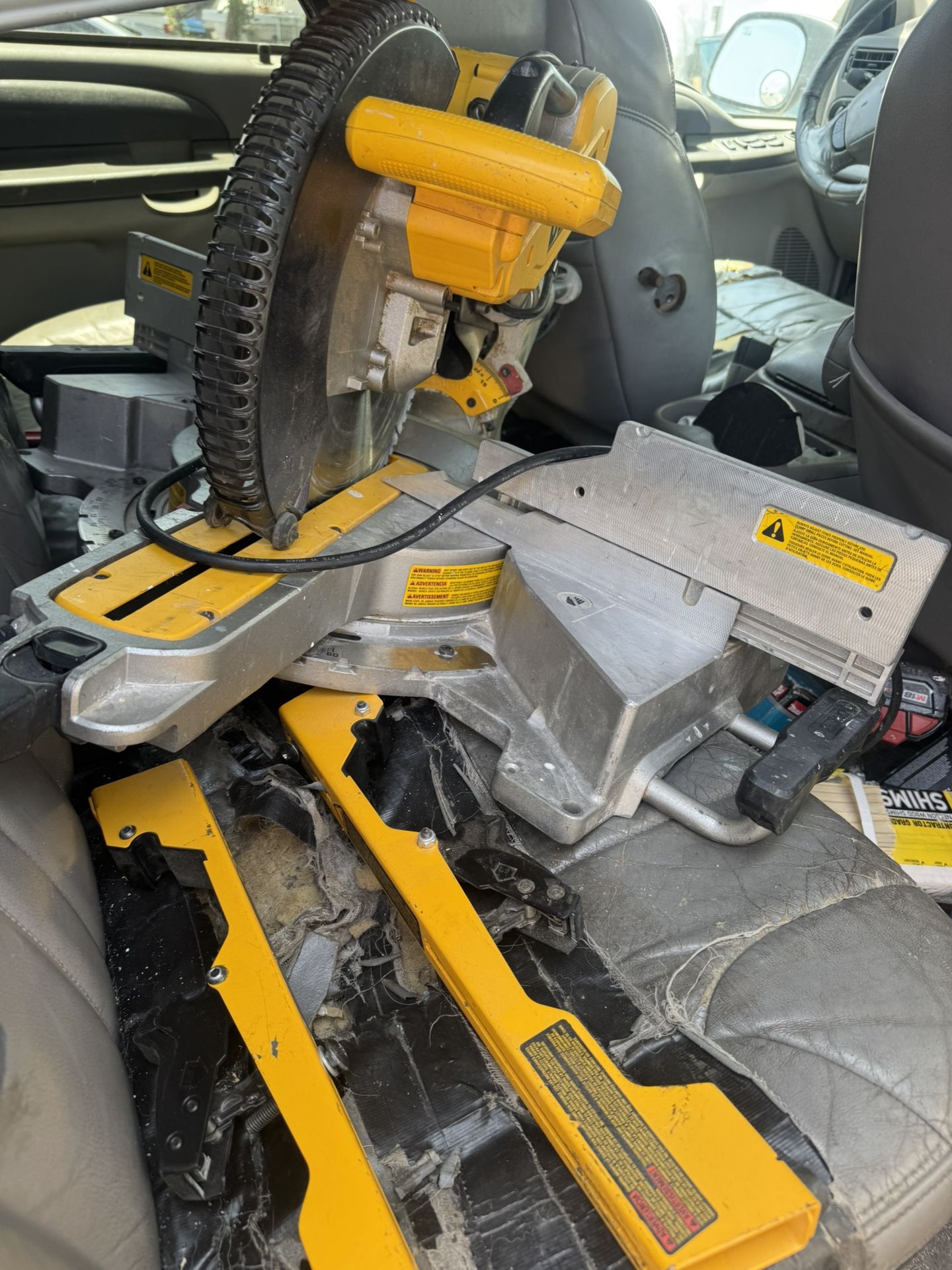 Dewalt 12” Dual Bevel Miter Saw