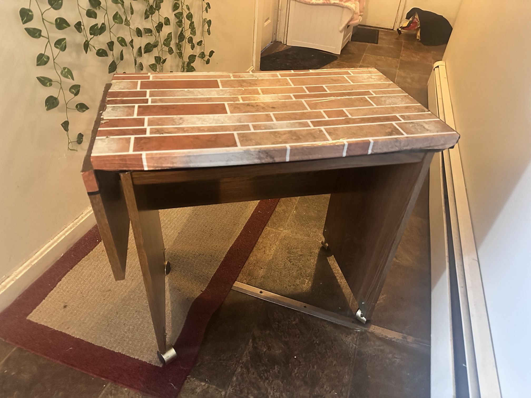 Extended Table With Wheel