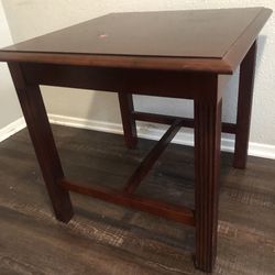 End Table For Sale $15