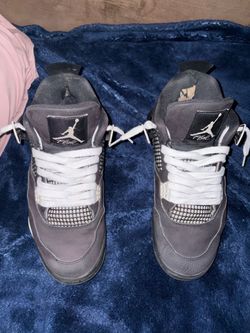 Jordan 4 white thunders