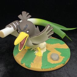 POKEMON CENTER POKEMON MOODS: GALARIAN FARFETCH'D BOLD FIGURE / BRAND NEW
