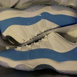 Jordan 11 Low University Blue UNC 