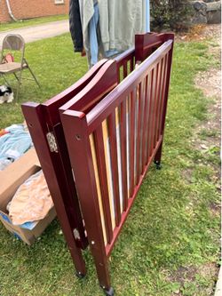 Compact crib plus mattress