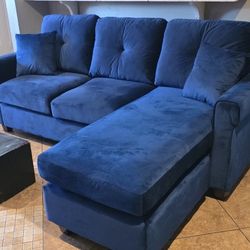Small Sectional Sofa Super Nice And Comfortable Super Nice Like New Conditions Velvet Material Moving Can't Take It 