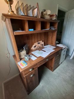 WOODEN DESK