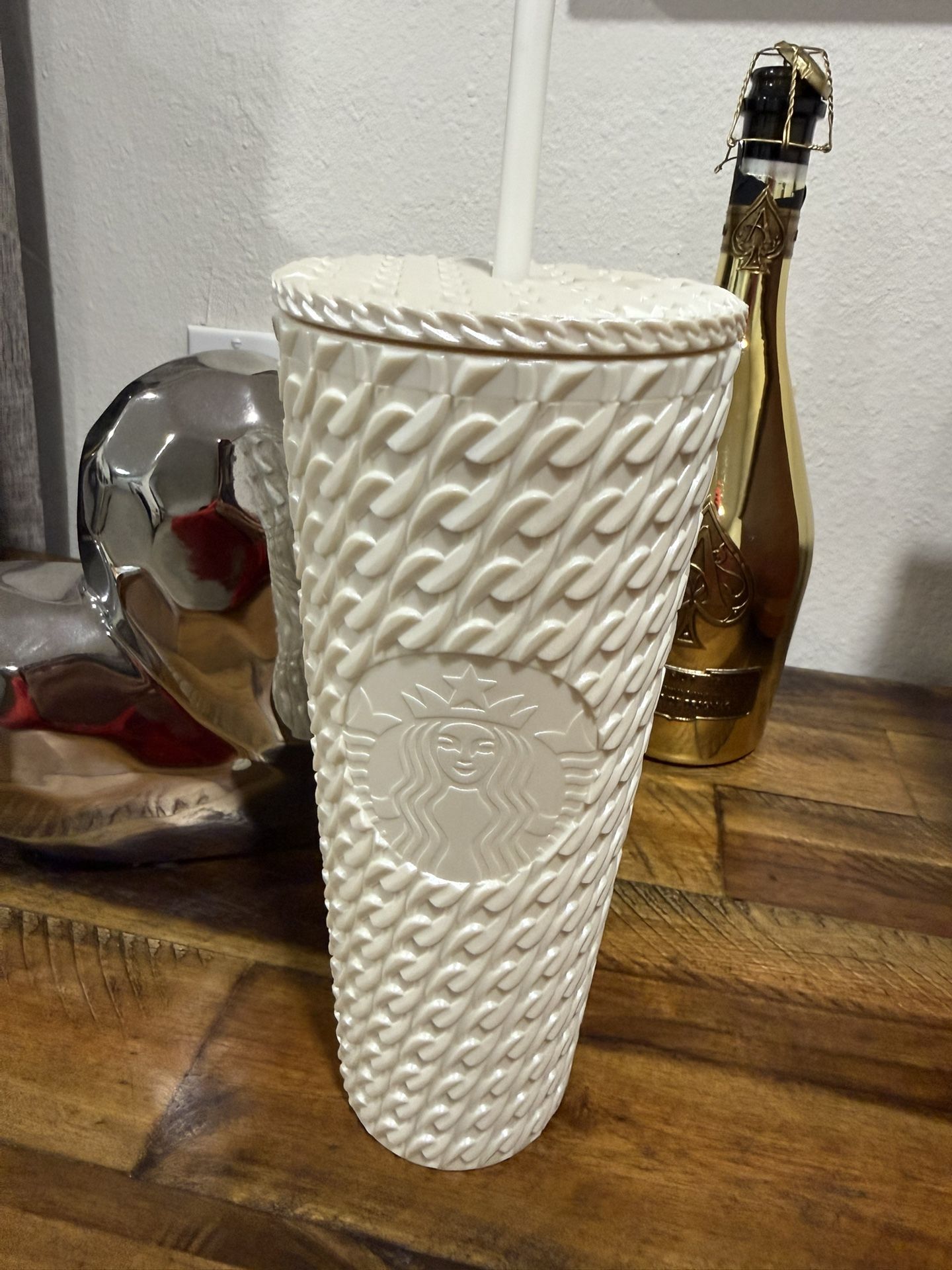 Starbucks 2024 White Cable Knit Sweater 24oz Venti Cold Cup Tumbler