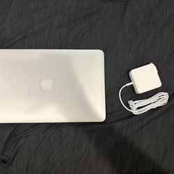 Grey MacBook Air 11” (Early 2014)