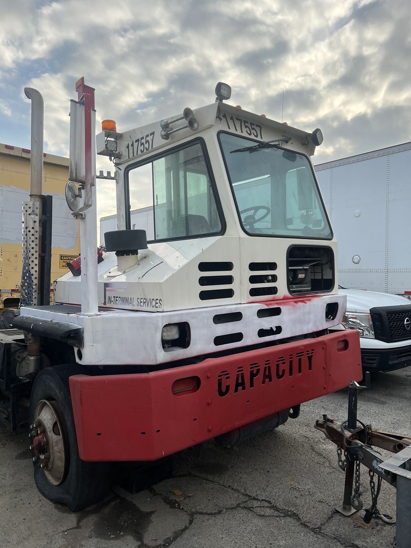 2017 Capacity Yard Tractor Yard Goat