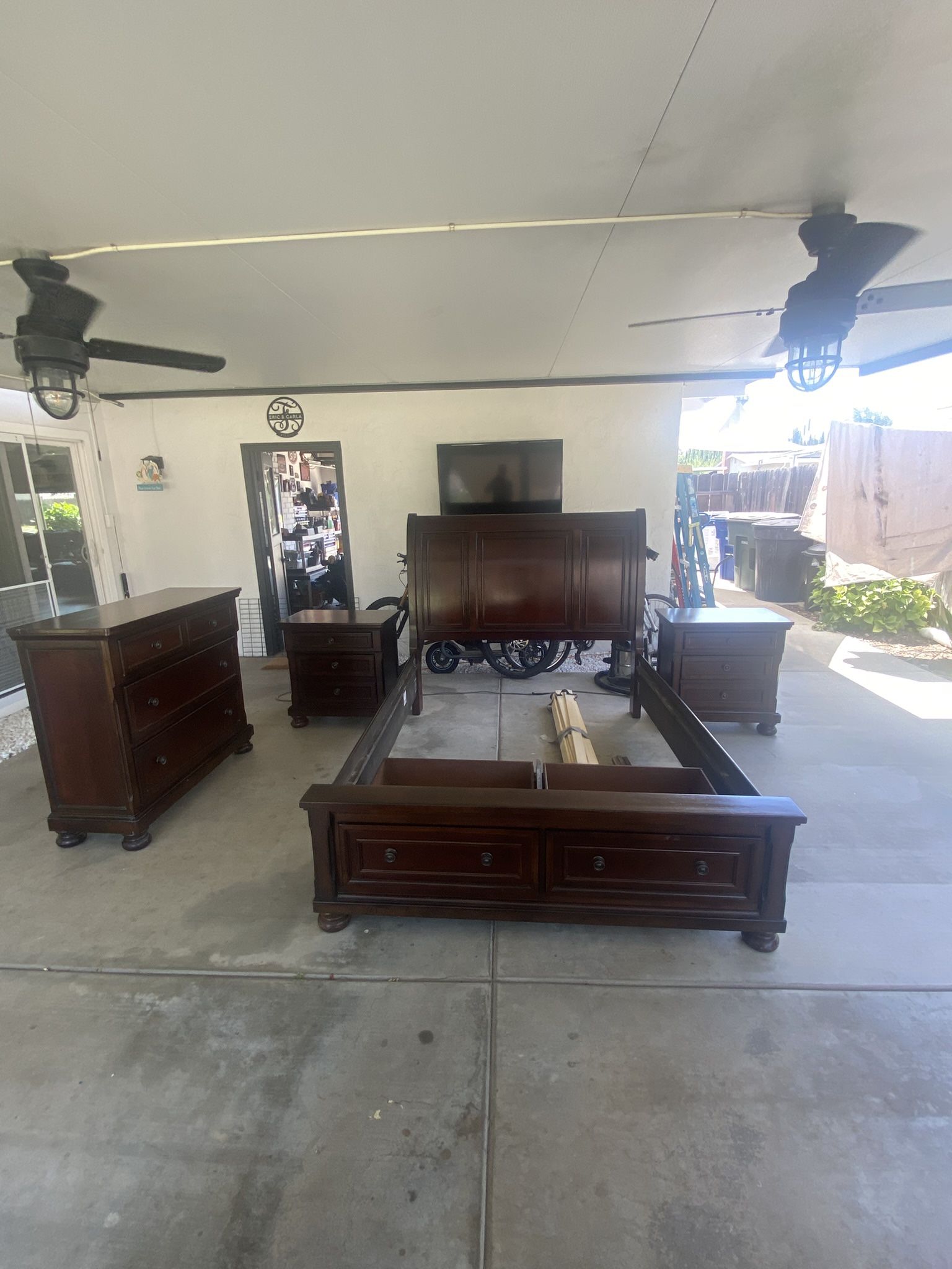 Ashley  Furniture Queen Bedroom Set