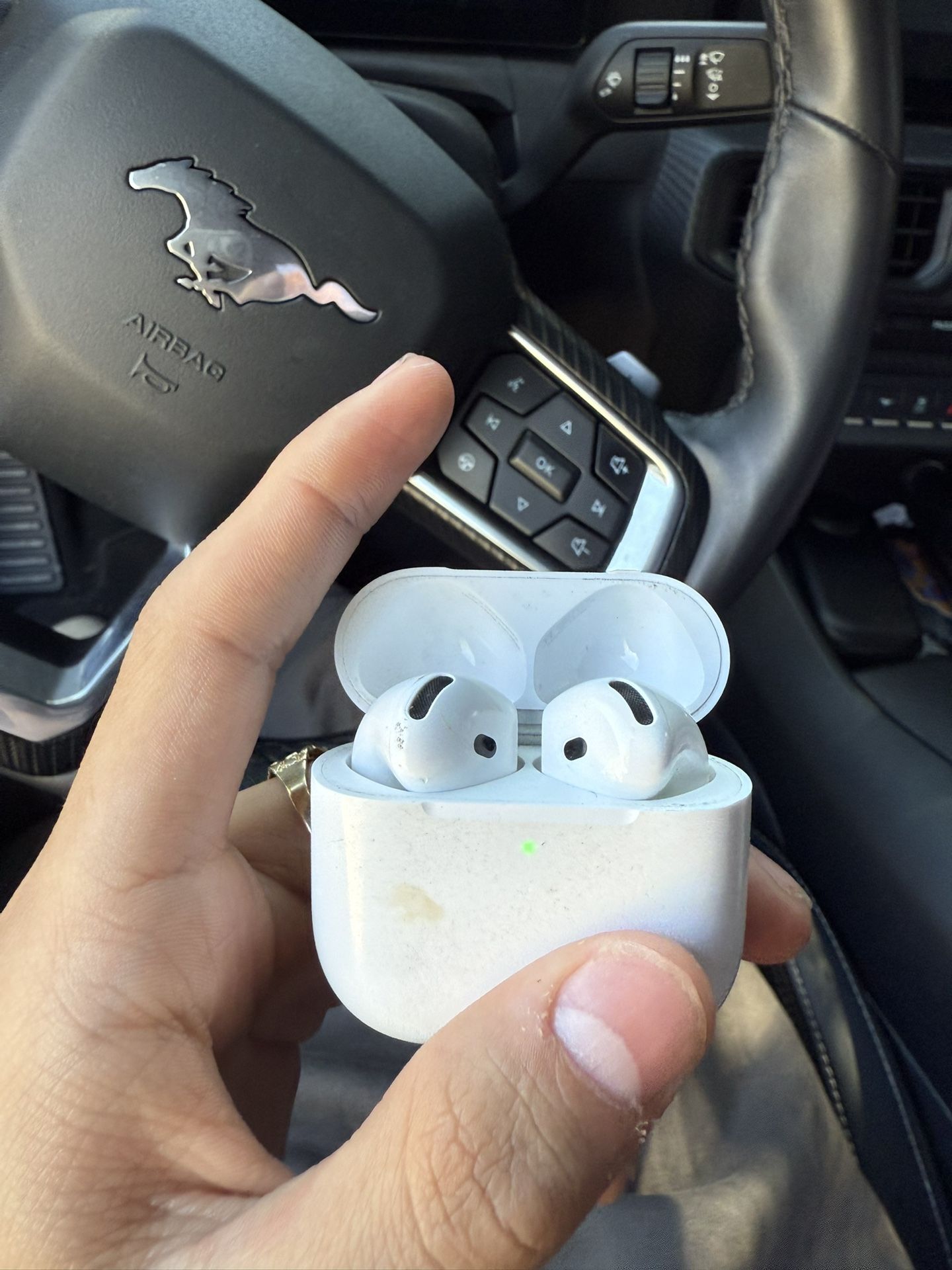 AirPod 4s