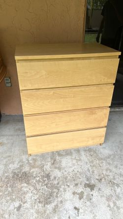 Wood 4-Drawer Dresser / Chest – Great Condition