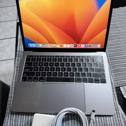 MACBOOK PRO 2017