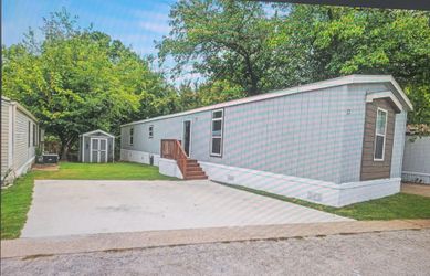 Single wide mobile home for sale