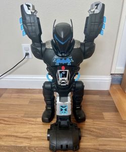 Fisher-Price Imaginext DC Super Friends Batman Bat-Tech Batbot  In good condition    This 2-foot tall robot transforms into a flight-mode battle bot p
