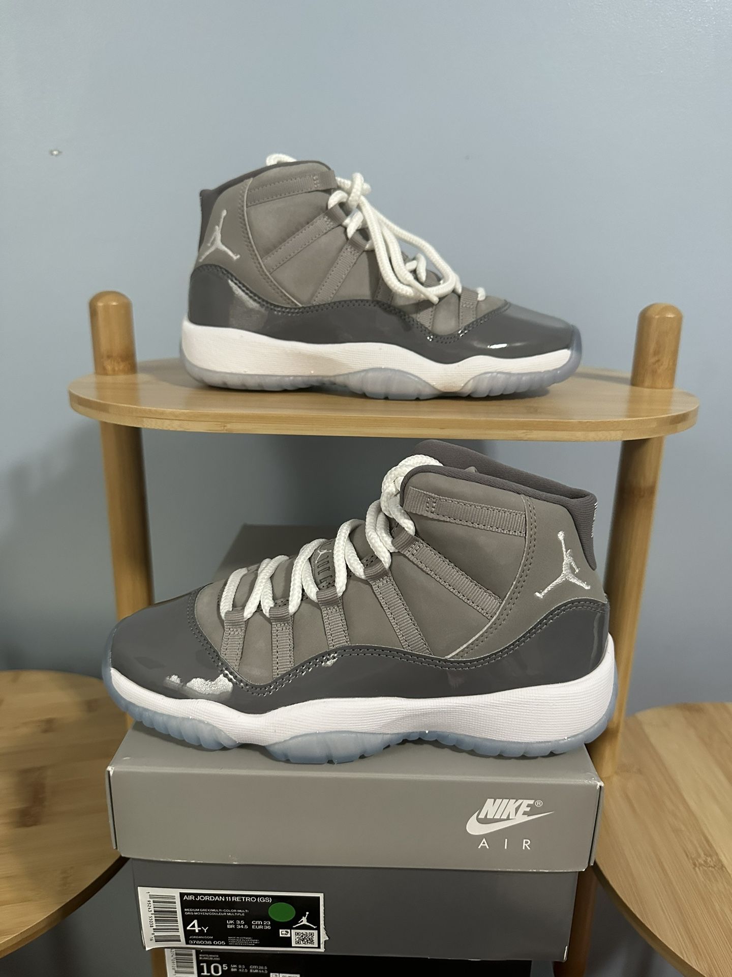 Air Jordan 11 Retro Grey Size 4Y (GS)