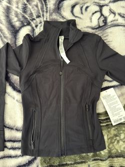 Lululemon Define Cropped Jacket *Nulu Size 4