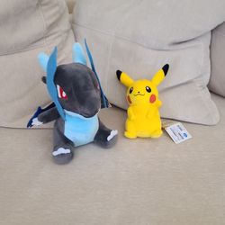 PLUSH POKEMON BUNDLE!! Weighted Pikachu, Charzard X & Y Form