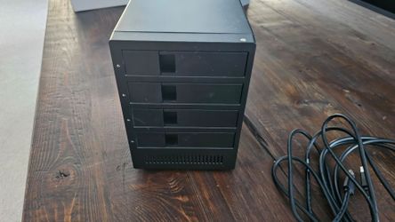 4 BAY External Hard Drive Enclosure