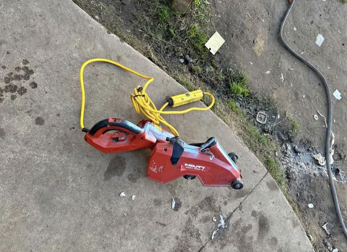 Hilti (Brand Rating: 4.5/5) DCH 300 X 12 in. Hand Held Electric Diamond Concrete Cutting Saw