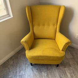 YELLOW CHAIR 💛