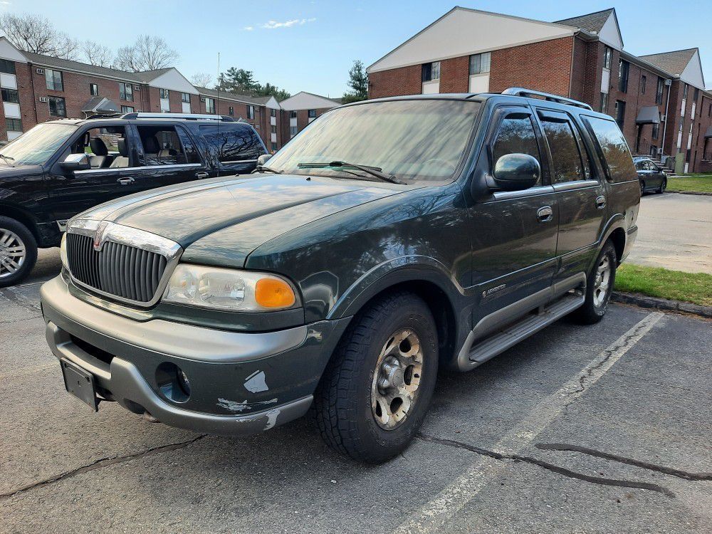 1998 Lincoln Navigator For parts or repair.