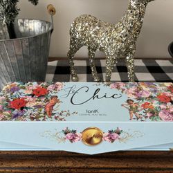 Le Chic Hair Straightener And Curler! 