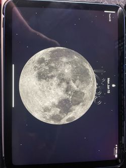iPad A16 with tri fold case