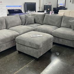 BRAND NEW 4PC SECTIONAL SOFA SET WITH OTTOMAN AND ACCENT PILLOWS INCLUDED $549