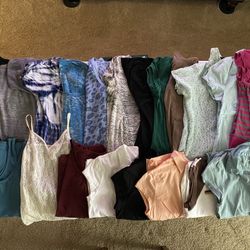 Women’s Clothes Lot