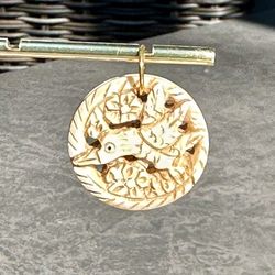 🕊️ Pretty cream carved bird circle pendant made from vintage bead - 2 sided