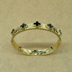 Van cleef bangle 