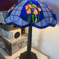 Tiffany Style Stained Glass Lamp