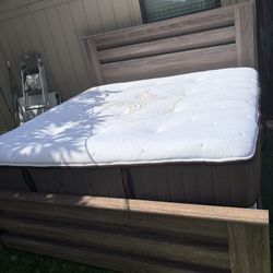 Wood King Bed