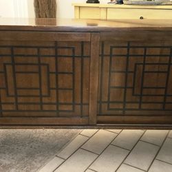 TV stand cradenza