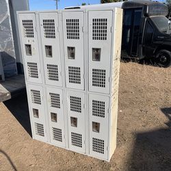 Excellent, Employee See-Through Lockers with eight doors