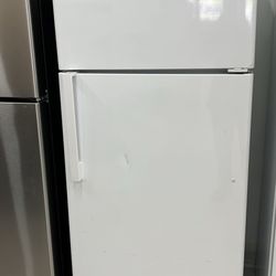 💥Great Saving💥 17.5 cu. ft. Top Freezer Refrigerator in White