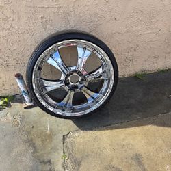 22 Inch Rims 5 Lug Universal. "NO CAPS"