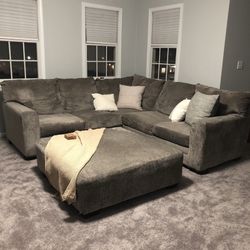 Luxe Gray 3 Piece Sectional 