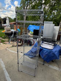 Metal wire shelving
