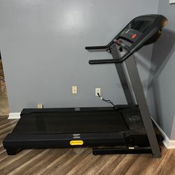 Gold Gym Treadmill 