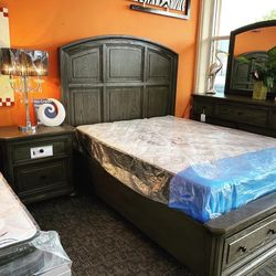 Lavonia Gray Storage Platform Bedroom Set /Queen and King Bed 