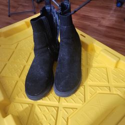 Boots Size 9 