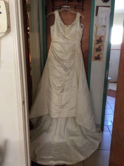 Ivory wedding dress size 10-12