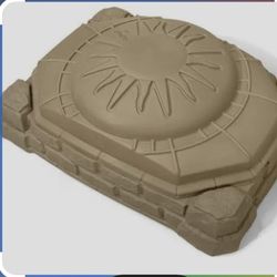 Step 2 Naturally Playful Sandstone Beige Plastic Sandbox 