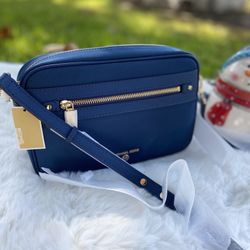 New!!!! Michael Kors Crossbody 